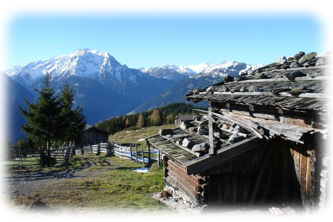 Ferienwohnungen Kroll - Appartements Viktoria Und Landhaus Maria Mayrhofen Eksteriør bilde